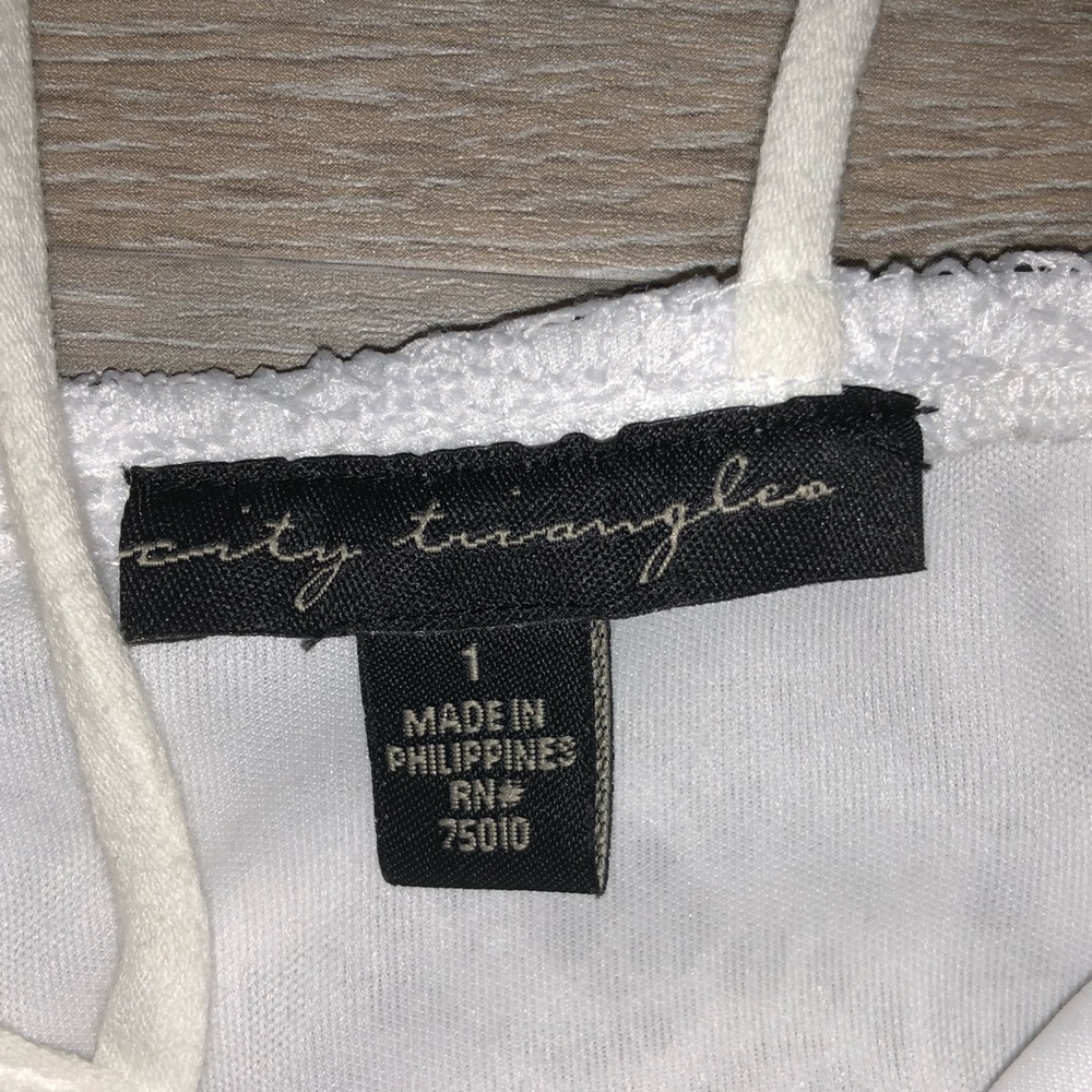 White dress - Picture 2 of 3